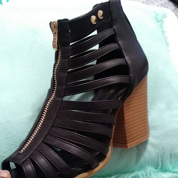 Shoes - Picture 1 of 2
